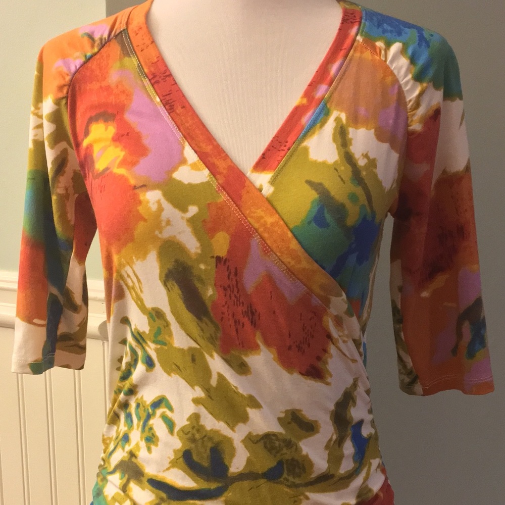 🎉 EUC | CABI FLORAL 1/2 SLEEVE CROSSOVER TOP 🎉